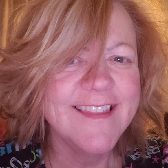 Meet your Posher, Lisa - Picture 1 of 1